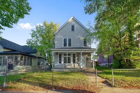 713 Thomas Ave, Saint Paul, MN 55104