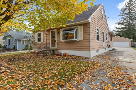 4335 W 7th St, Winona, MN 55987