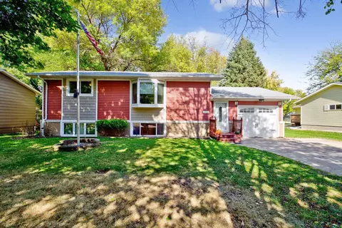 218 Hendricks Ln, Janesville, MN 56048