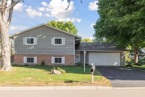 1204 W 156th St, Burnsville, MN 55306