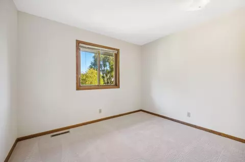 731 Golden Meadow Rd, Eagan, MN 55123 photo 23