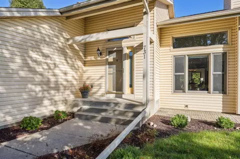 731 Golden Meadow Rd, Eagan, MN 55123 photo 5