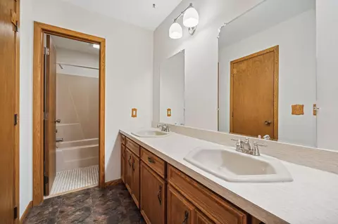 731 Golden Meadow Rd, Eagan, MN 55123 photo 21
