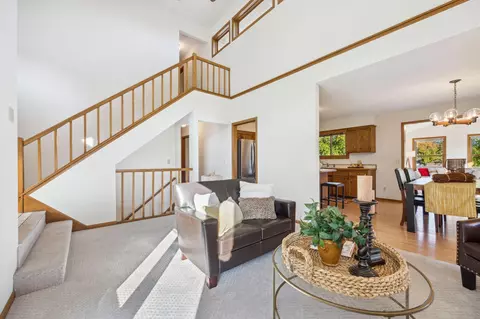 731 Golden Meadow Rd, Eagan, MN 55123 photo 10
