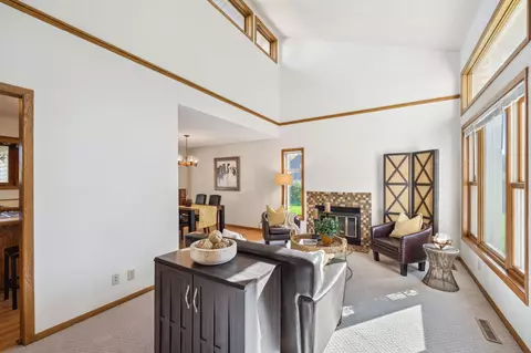 731 Golden Meadow Rd, Eagan, MN 55123 photo 7