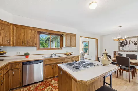 731 Golden Meadow Rd, Eagan, MN 55123 photo 14