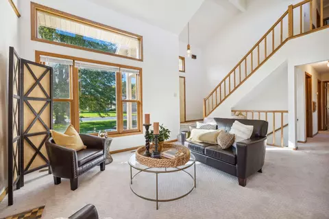 731 Golden Meadow Rd, Eagan, MN 55123 photo 9