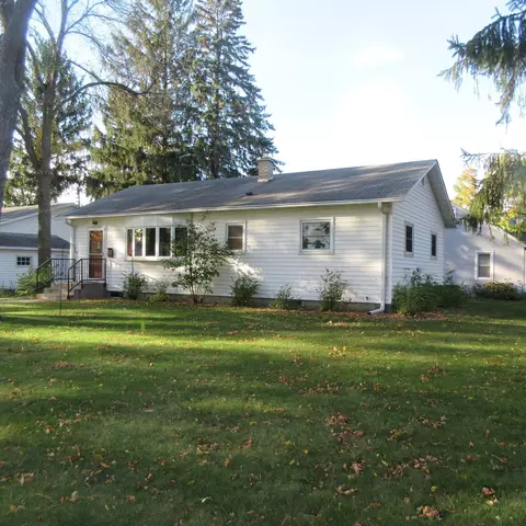 121 Cherry Ave, Menomonie, WI 54751
