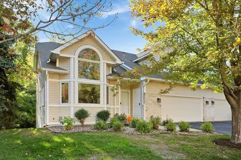 8310 Norman Creek Trl, Bloomington, MN 55437