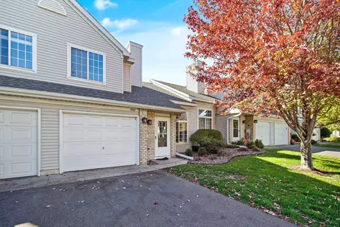 9217 Troon Ct, Woodbury, MN 55125
