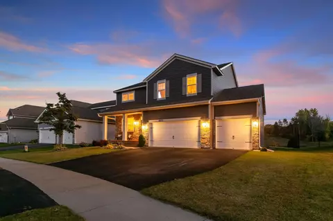 8673 Platinum Dr, Woodbury, MN 55129