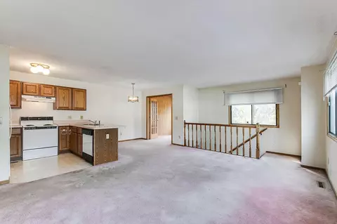 8531 S Pond Trl, Champlin, MN 55316 photo 5