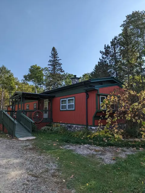 21400 Blackberry Acres Rd, Grand Rapids, MN 55744