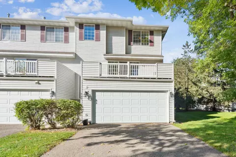 320 Gironde Ct, Woodbury, MN 55125