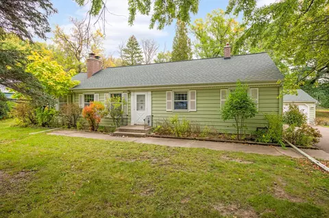 515 Whitegate Ln, Wayzata, MN 55391