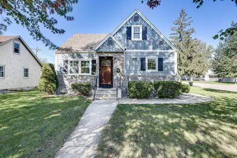 425 Broadway St E, Osseo, MN 55369