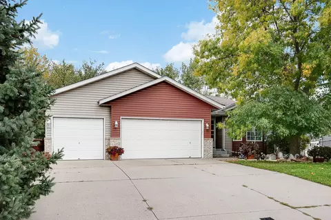 4429 Helena Way N, Oakdale, MN 55128