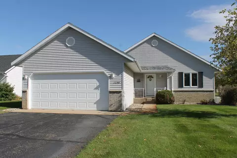 1250 Westbrook Cir, Alexandria, MN 56308