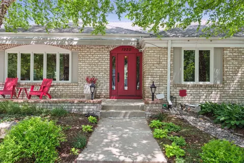 1920 Major Dr N, Golden Valley, MN 55422