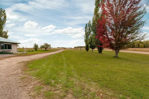 1872 Olympic St, Mora, MN 55051 photo 2