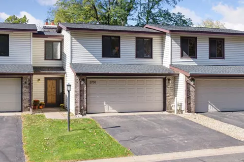 5736 Hyland Courts Dr, Bloomington, MN 55437