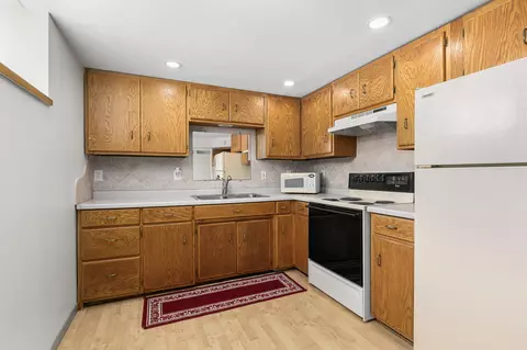 Kitchen - 32145 61st Ave, Saint Cloud, MN 56303 photo 8 of 8