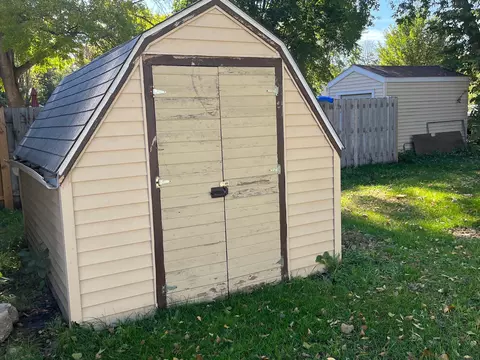620 13th St SW, Willmar, MN 56201 photo 4