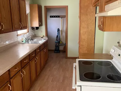 620 13th St SW, Willmar, MN 56201 photo 5
