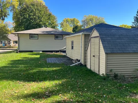 620 13th St SW, Willmar, MN 56201 photo 3