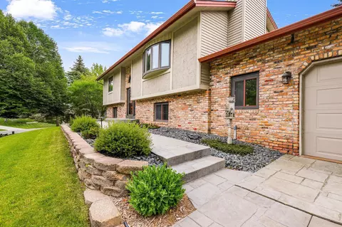 1108 Parkview Ln, Eagan, MN 55123 photo 8