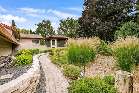 1108 Parkview Ln, Eagan, MN 55123 photo 41