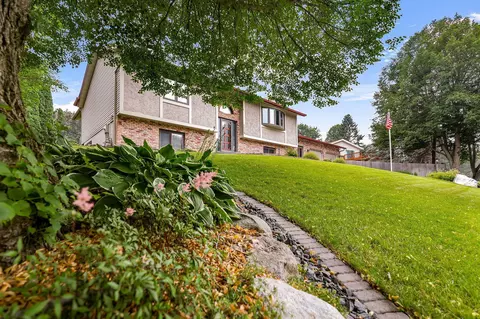 1108 Parkview Ln, Eagan, MN 55123 photo 6