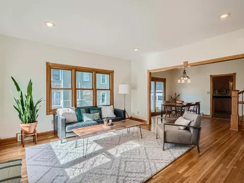 1209 29th Ave NE, Minneapolis, MN 55418