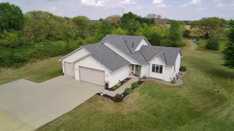 696 Zephyr Ln, Hudson, WI 54016