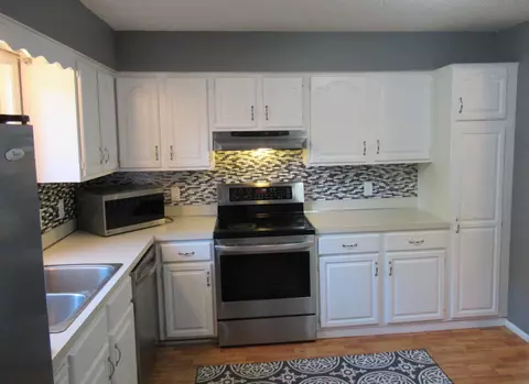 3745 Denmark Trl W, Eagan, MN 55123 photo 2
