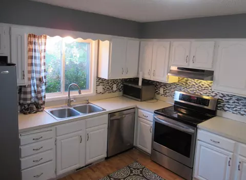 3745 Denmark Trl W, Eagan, MN 55123 photo 3
