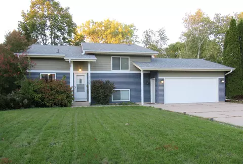 3745 Denmark Trl W, Eagan, MN 55123