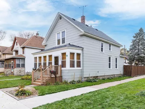 357 Arbor St, Saint Paul, MN 55102