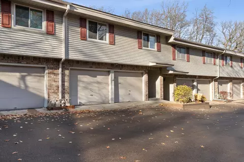 37 Garden Dr, Burnsville, MN 55337