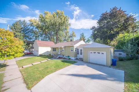 640 Hazel St N, Saint Paul, MN 55119