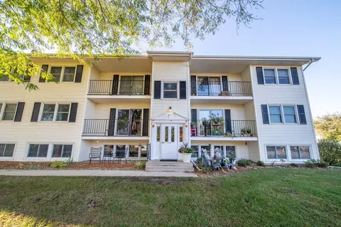 1903 Greenview Pl SW #7, Rochester, MN 55902