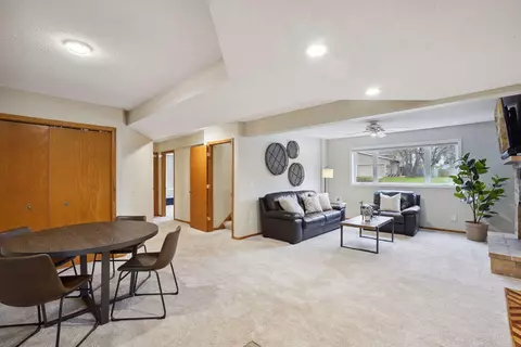 4670 Beacon Hill Rd, Eagan, MN 55122 photo 26