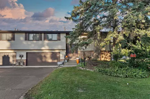 6522 Upper 35th St N, Oakdale, MN 55128