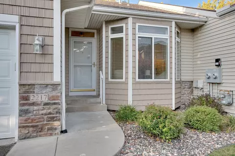 2217 Liberty Ln, Eagan, MN 55122 photo 2