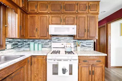 1408 Robinwood Ln, Faribault, MN 55021 photo 14