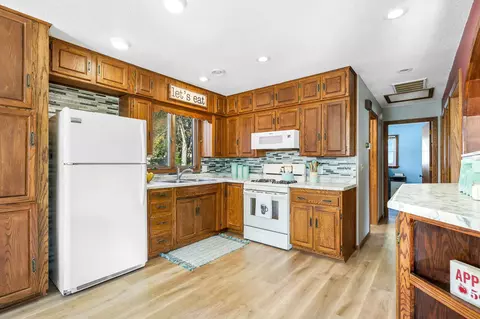 1408 Robinwood Ln, Faribault, MN 55021 photo 11