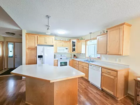 4307 Dublin Dr, Saint Cloud, MN 56301 photo 3
