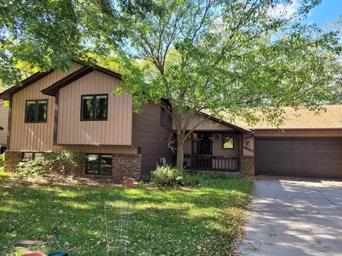 4863 Richard Ln, Eagan, MN 55122