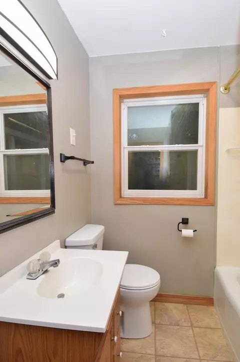 604 7th St E, Chaska, MN 55318 photo 11
