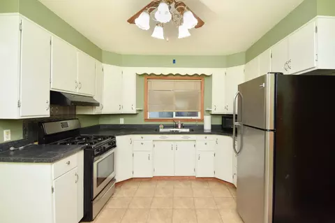 604 7th St E, Chaska, MN 55318 photo 6
